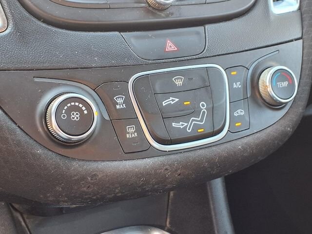 2018 Chevrolet Malibu in Troy, IL 62294-1376 - 18084284 8