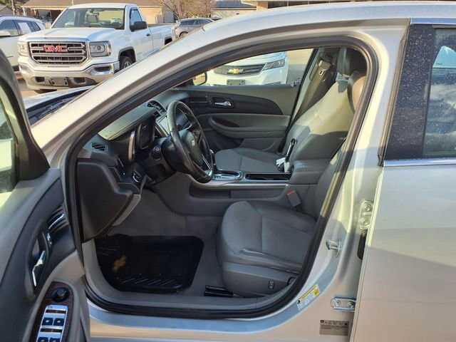 2013 Chevrolet Malibu in Troy, IL 62294-1376 - 18084289 20