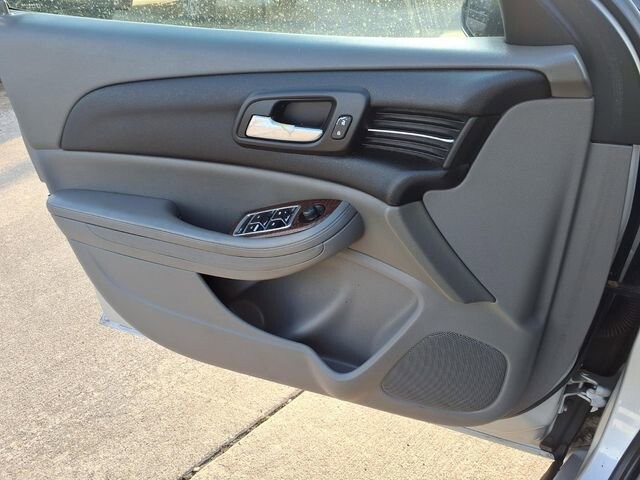 2013 Chevrolet Malibu in Troy, IL 62294-1376 - 18084289 16