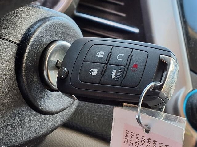 2013 Chevrolet Malibu in Troy, IL 62294-1376 - 18084289 10