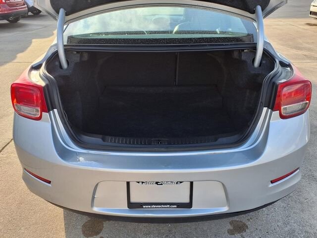 2013 Chevrolet Malibu in Troy, IL 62294-1376 - 18084289 22