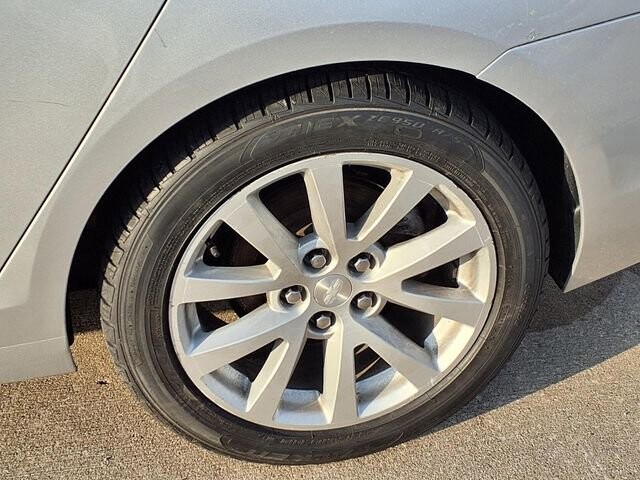 2013 Chevrolet Malibu in Troy, IL 62294-1376 - 18084289 19