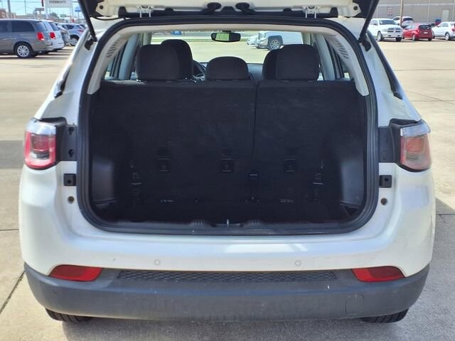 2018 Jeep Compass in Troy, IL 62294-1376 - 18084290 22