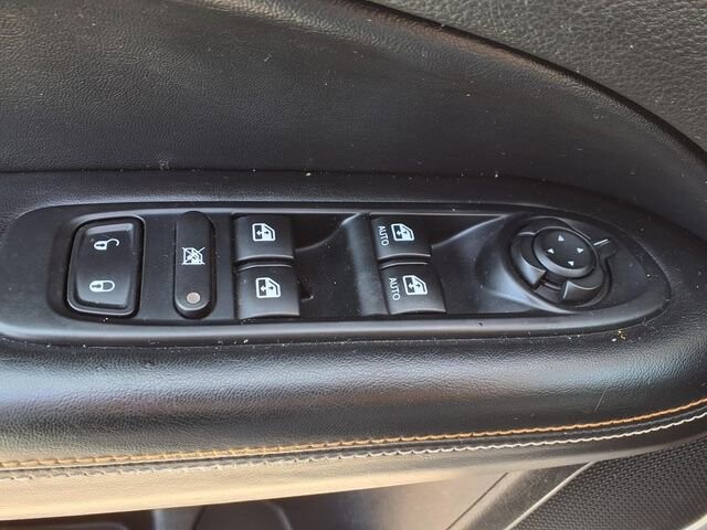 2018 Jeep Compass in Troy, IL 62294-1376 - 18084290 17