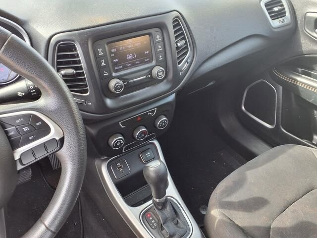 2018 Jeep Compass in Troy, IL 62294-1376 - 18084290 4