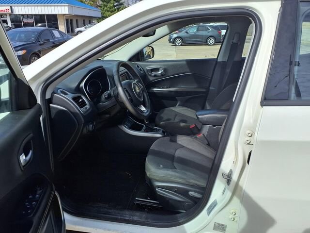 2018 Jeep Compass in Troy, IL 62294-1376 - 18084290 20