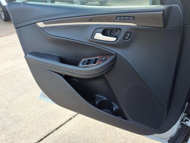 2014 Chevrolet Impala in Troy, IL 62294-1376 - 18084291 17