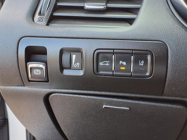 2014 Chevrolet Impala in Troy, IL 62294-1376 - 18084291 16