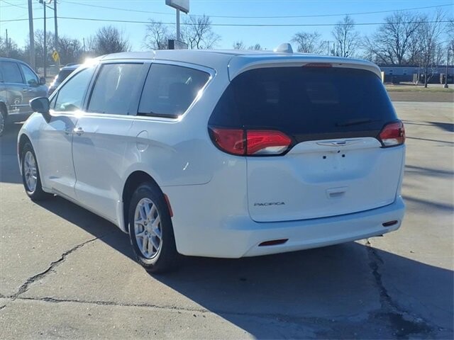 2017 Chrysler Pacifica in Troy, IL 62294-1376 - 18084292 2