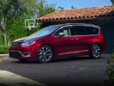 2017 Chrysler Pacifica in Troy, IL 62294-1376