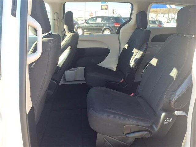 2017 Chrysler Pacifica in Troy, IL 62294-1376 - 18084292 27