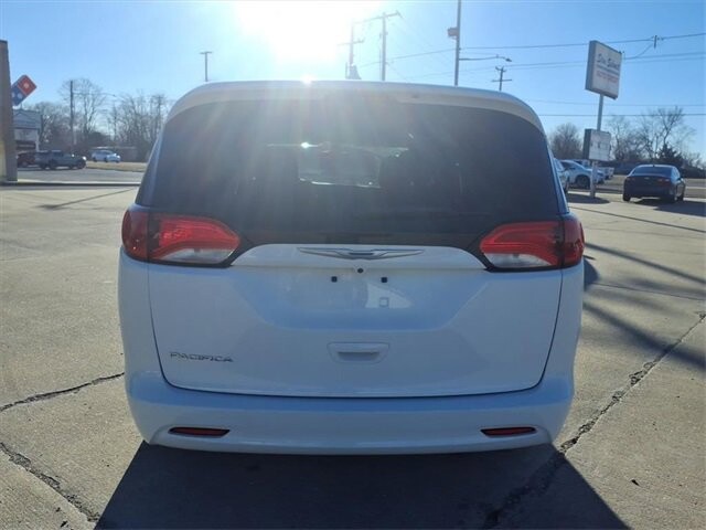 2017 Chrysler Pacifica in Troy, IL 62294-1376 - 18084292 29