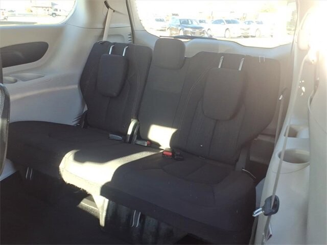 2017 Chrysler Pacifica in Troy, IL 62294-1376 - 18084292 24