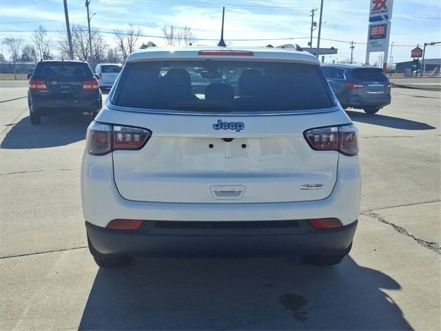 2020 Jeep Compass in Troy, IL 62294-1376 - 18084293 26