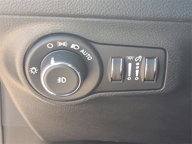 2020 Jeep Compass in Troy, IL 62294-1376 - 18084293 17