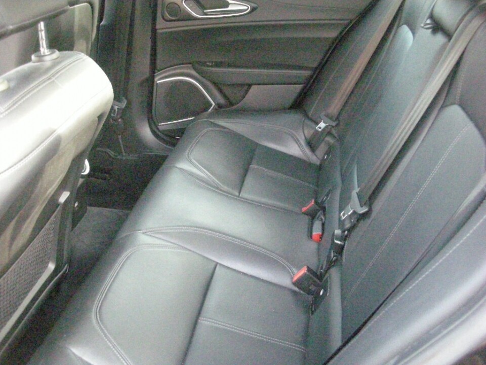 2018 Alfa Romeo Giulia in Nashville, TN 37209 - 18084307 5