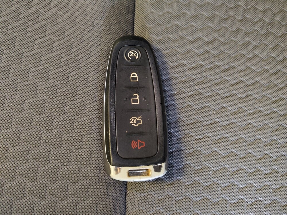 2019 Ford Escape in Hialeah, FL 33014 - 18084310 32