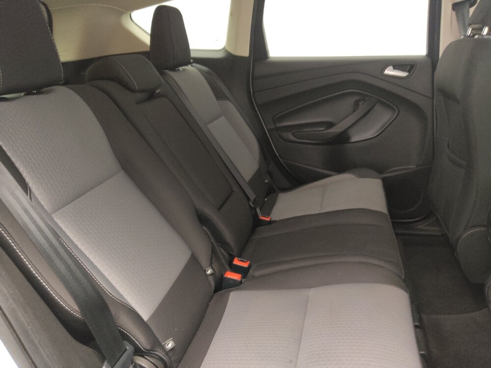2019 Ford Escape in Hialeah, FL 33014 - 18084310 19