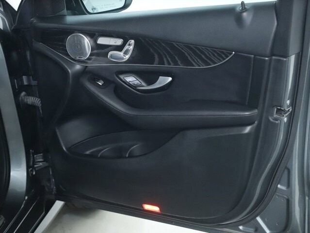 2018 Mercedes-Benz GLC 300 in Bedford, OH 44146 - 18084312 35