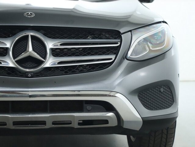 2018 Mercedes-Benz GLC 300 in Bedford, OH 44146 - 18084312 7