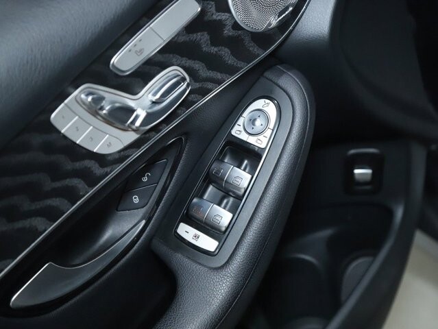 2018 Mercedes-Benz GLC 300 in Bedford, OH 44146 - 18084312 17