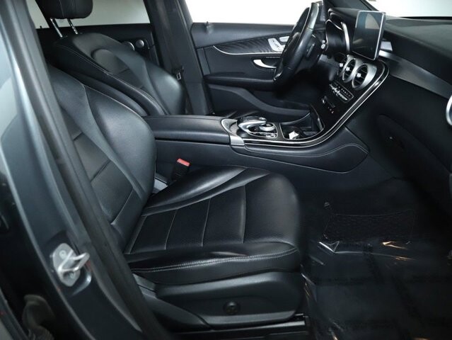 2018 Mercedes-Benz GLC 300 in Bedford, OH 44146 - 18084312 36