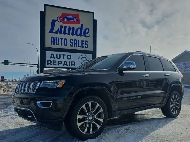 2017 Jeep Grand Cherokee in Wadena, MN 56482 - 18084317