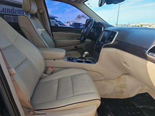 2017 Jeep Grand Cherokee in Wadena, MN 56482 - 18084317 21