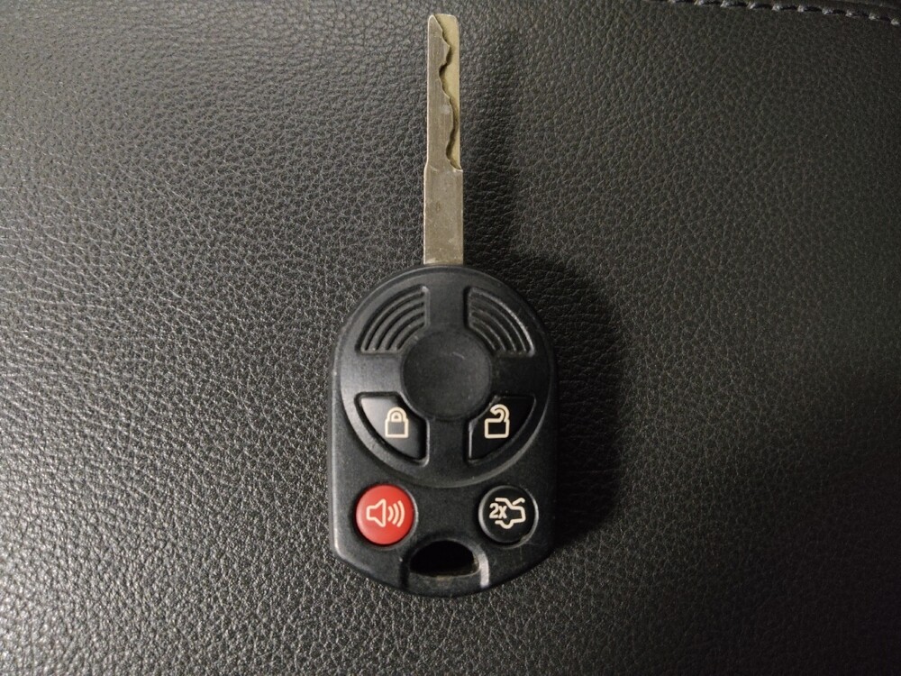 2016 Ford C-MAX in Duluth, GA 30096 - 18084331 32