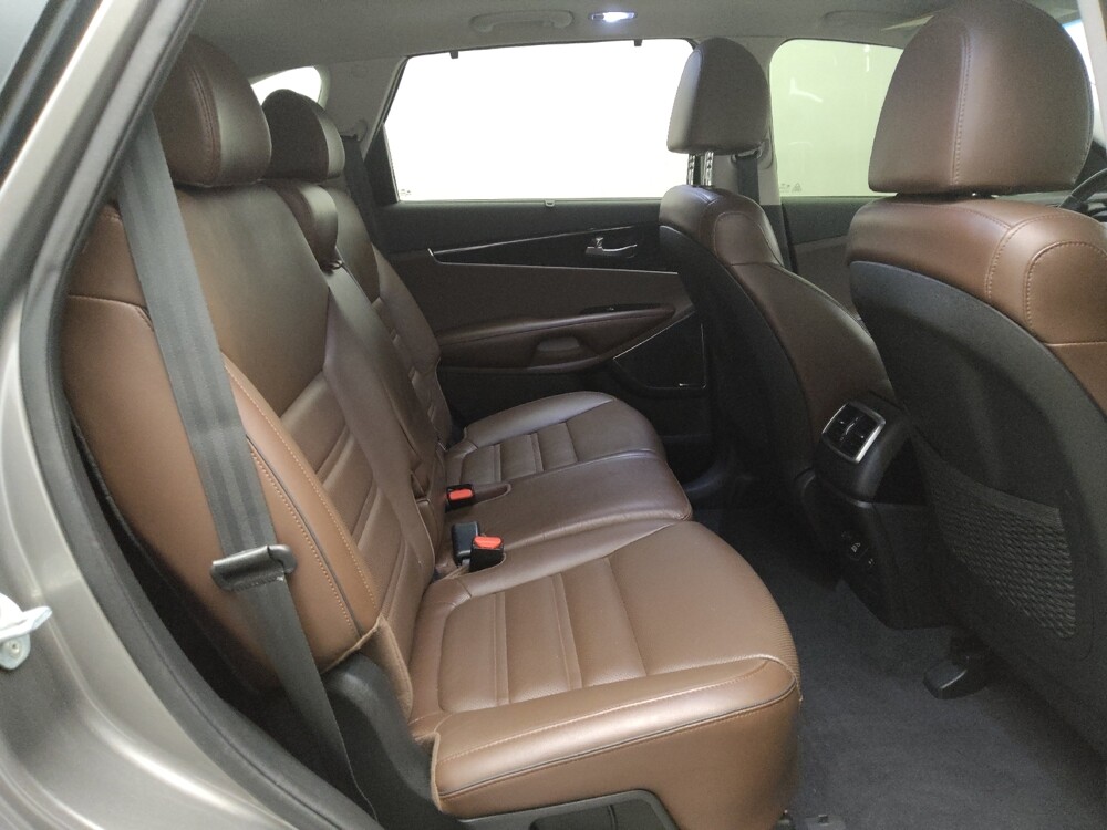 2019 Kia Sorento in Plano, TX 75074 - 18084335 19