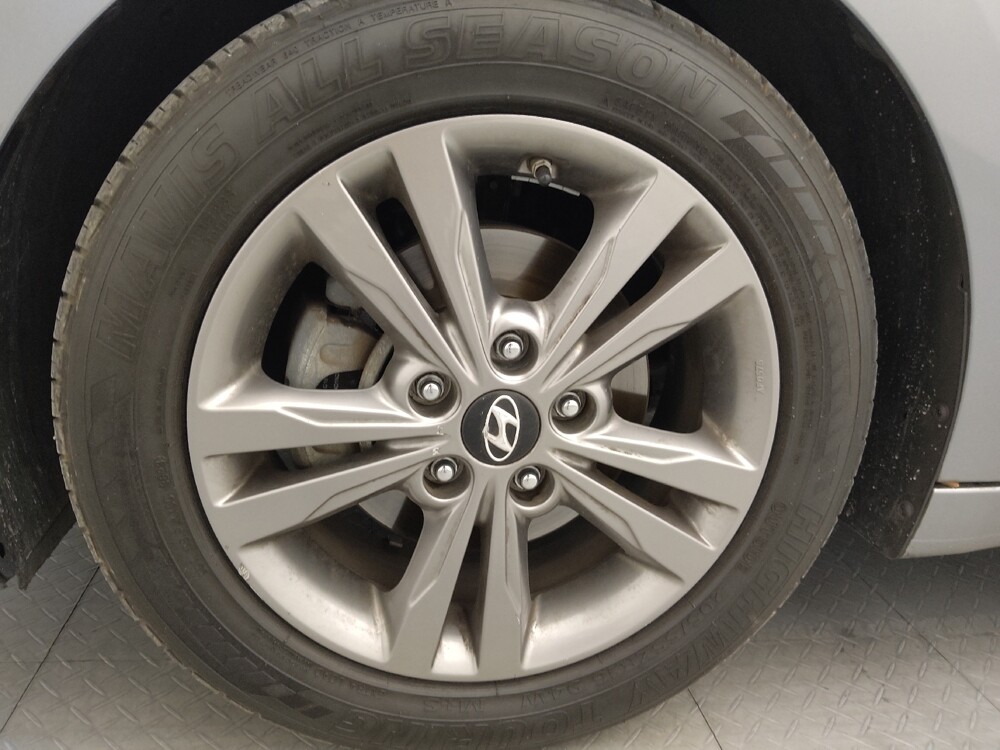 2017 Hyundai Elantra in Morrow, GA 30260 - 18084345 31