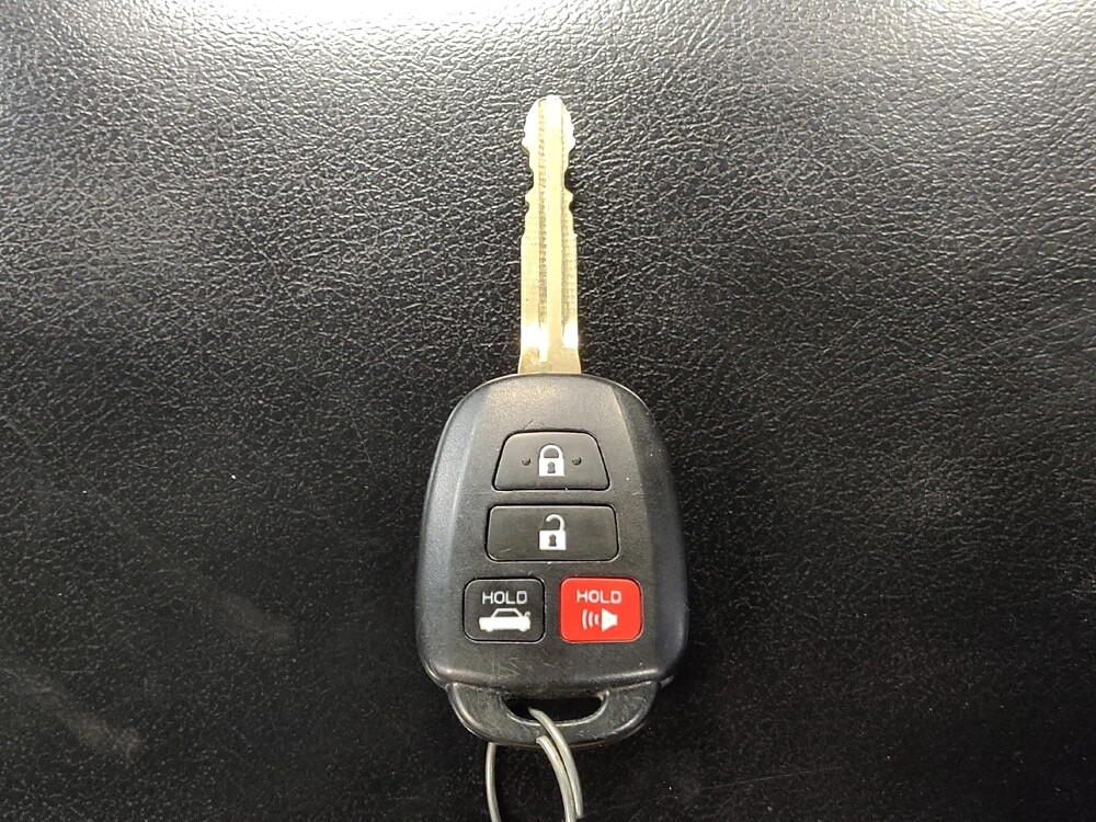 2017 Toyota Camry in Fort Myers, FL 33907 - 18084346 32