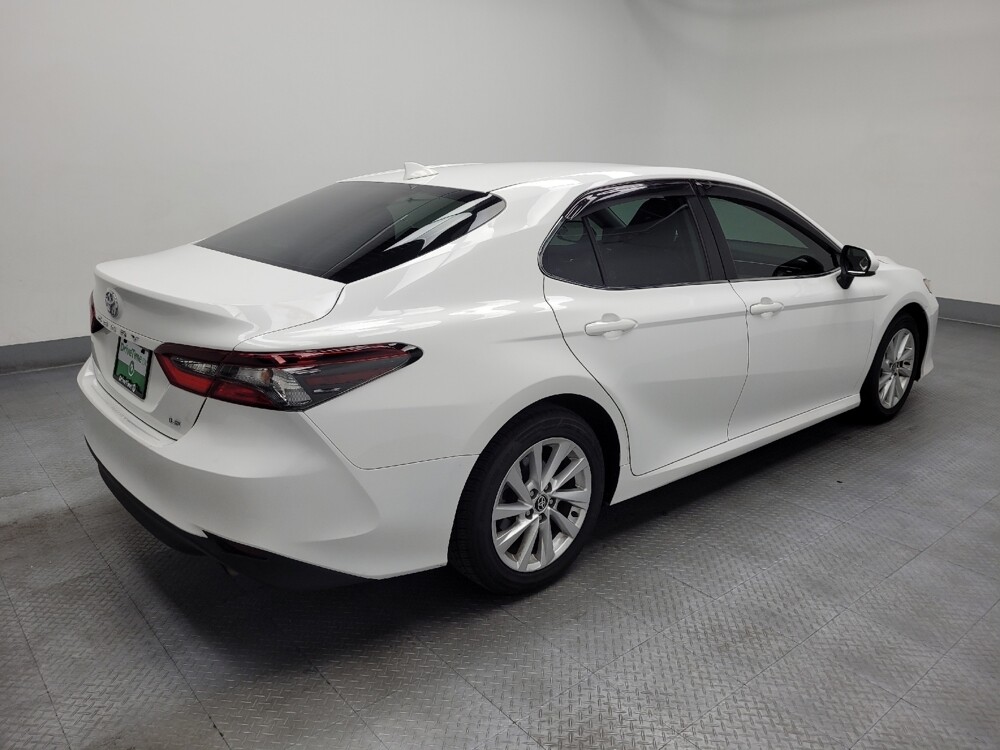 2021 Toyota Camry in Las Vegas, NV 89104 - 18084348 10