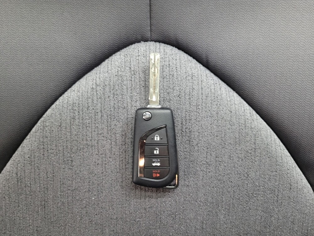 2021 Toyota Camry in Las Vegas, NV 89104 - 18084348 32