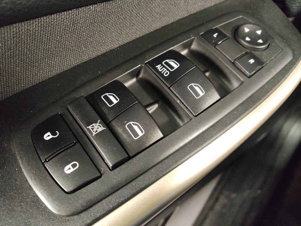 2018 Jeep Cherokee in Houston, TX 77074 - 18084356 27