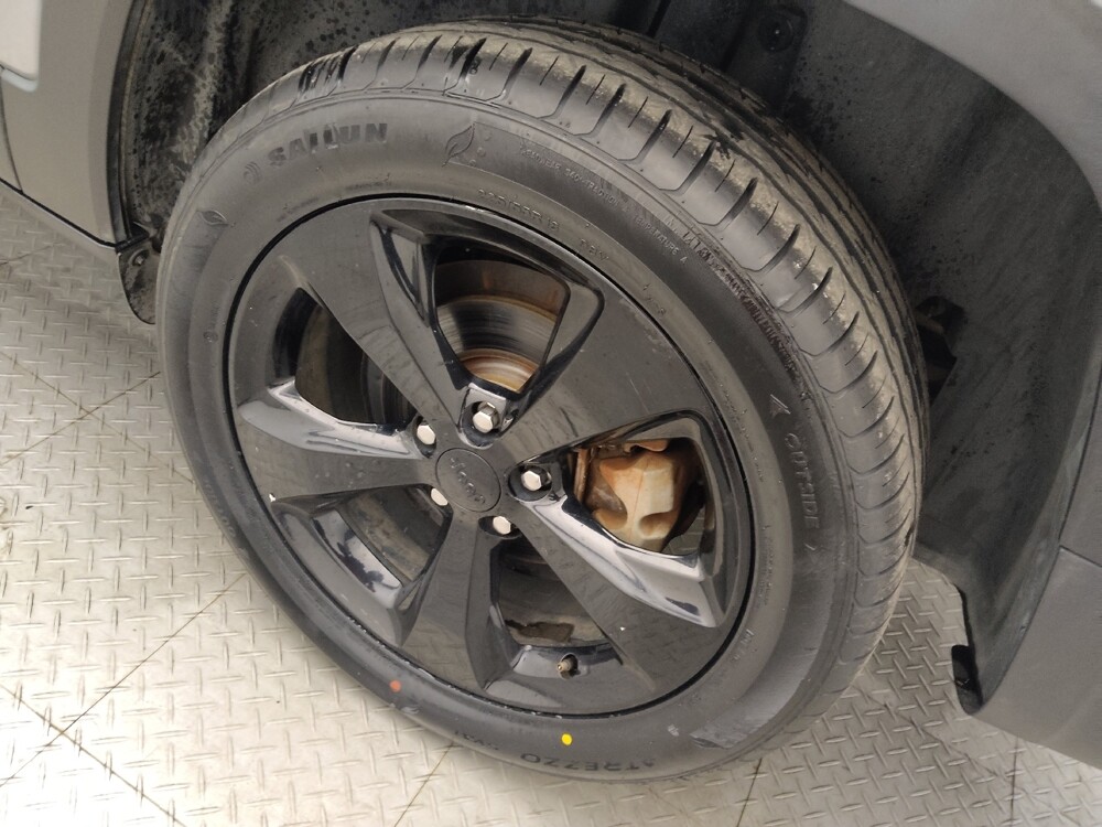 2018 Jeep Cherokee in Houston, TX 77074 - 18084356 31