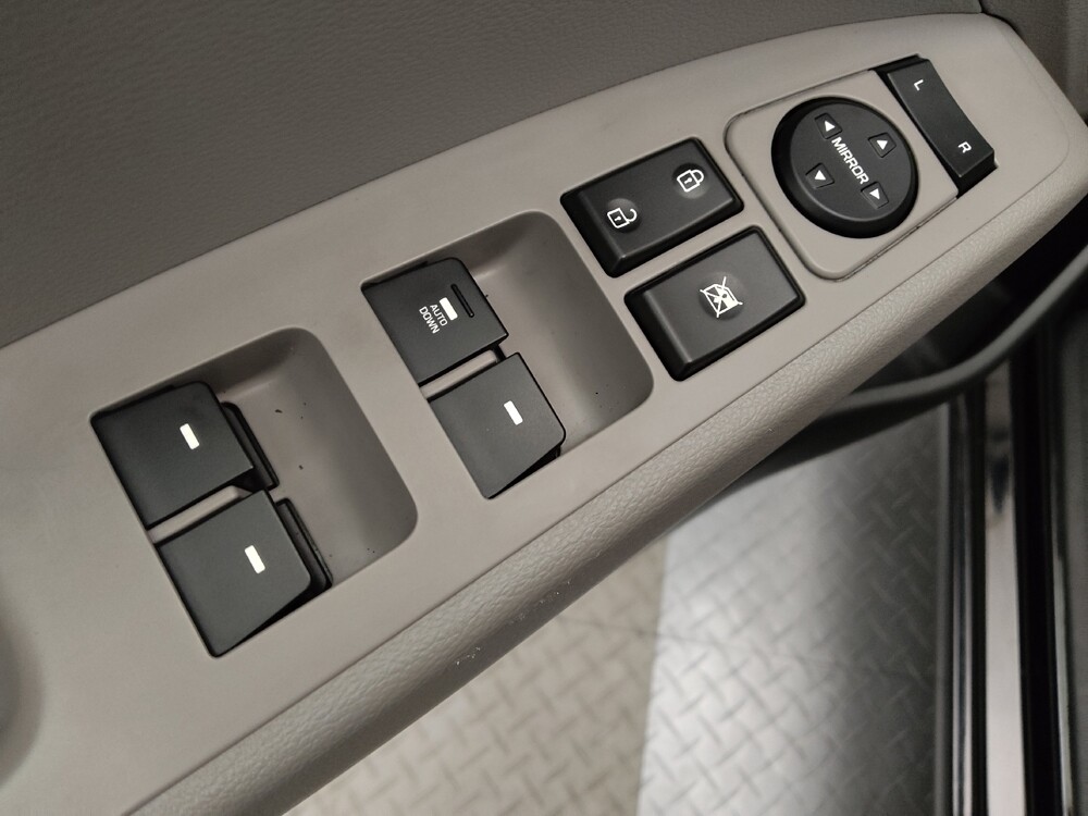 2017 Hyundai Elantra in Colorado Springs, CO 80909 - 18084372 27