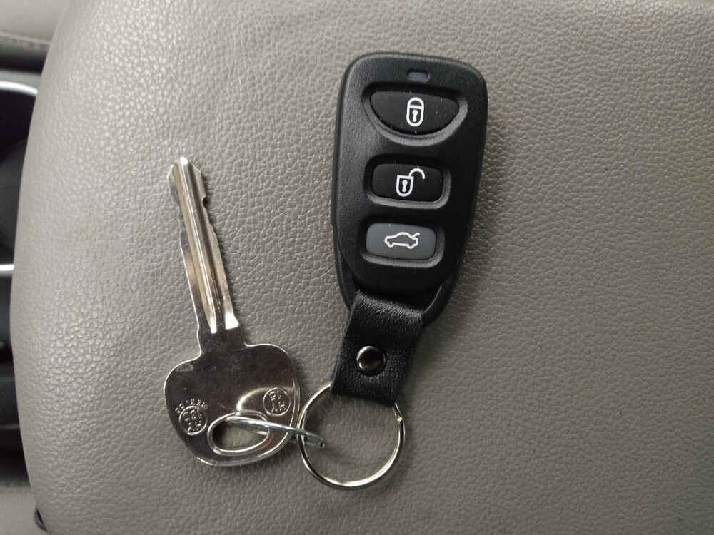 2017 Hyundai Elantra in Colorado Springs, CO 80909 - 18084372 32