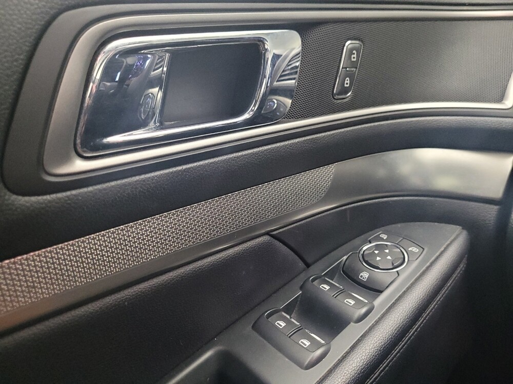2018 Ford Explorer in Taylor, MI 48180 - 18084393 27