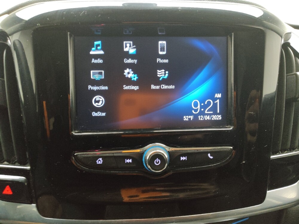 2019 Chevrolet Traverse in Eastpointe, MI 48021 - 18084395 25