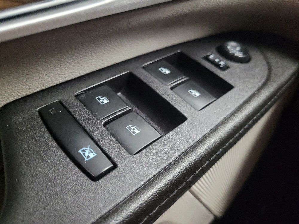 2017 Chevrolet Equinox in Ft Wayne, IN 46805 - 18084399 27