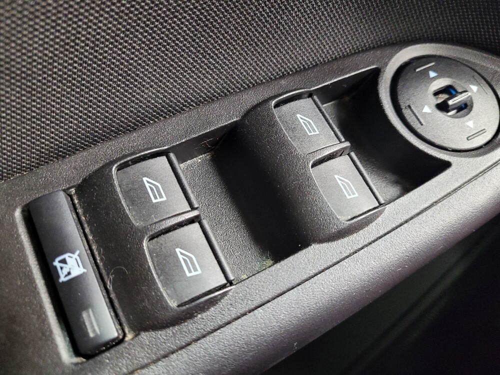 2018 Ford Focus in Greenville, NC 27834 - 18084411 27