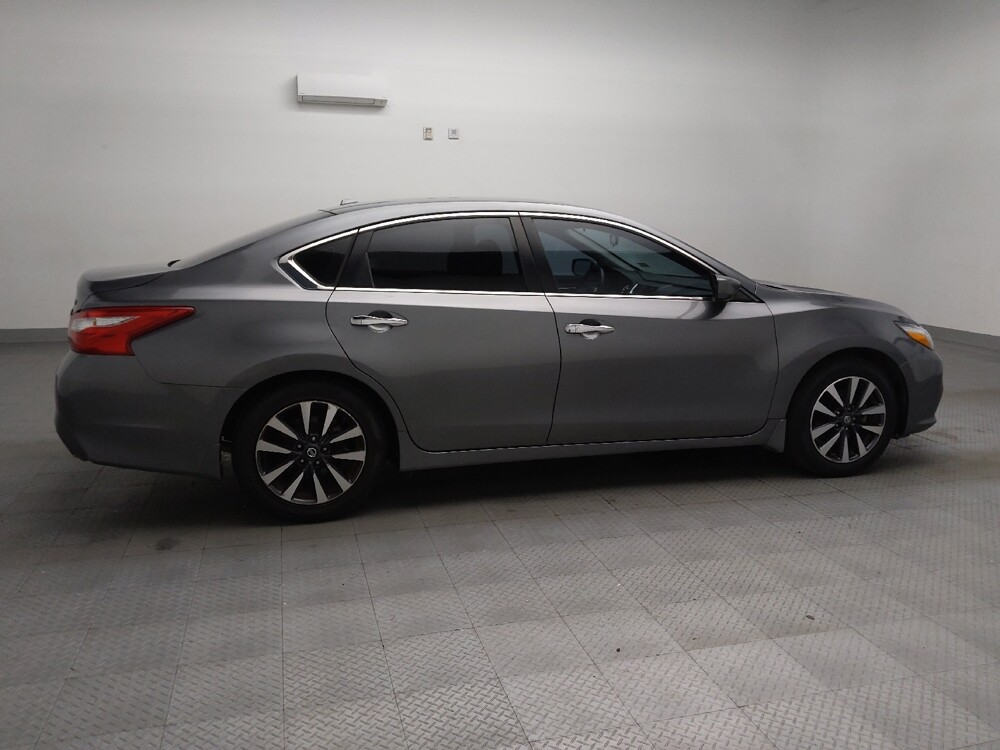 2017 Nissan Altima in Arlington, TX 76011 - 18084437 10