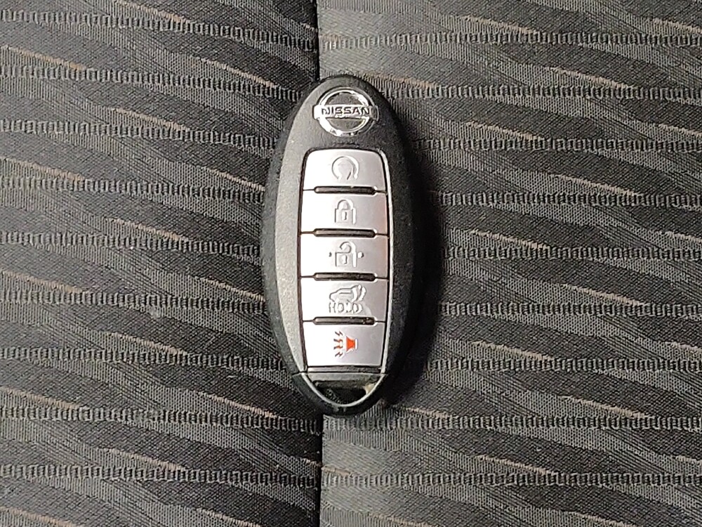 2018 Nissan Rogue in Greensboro, NC 27407 - 18084480 32