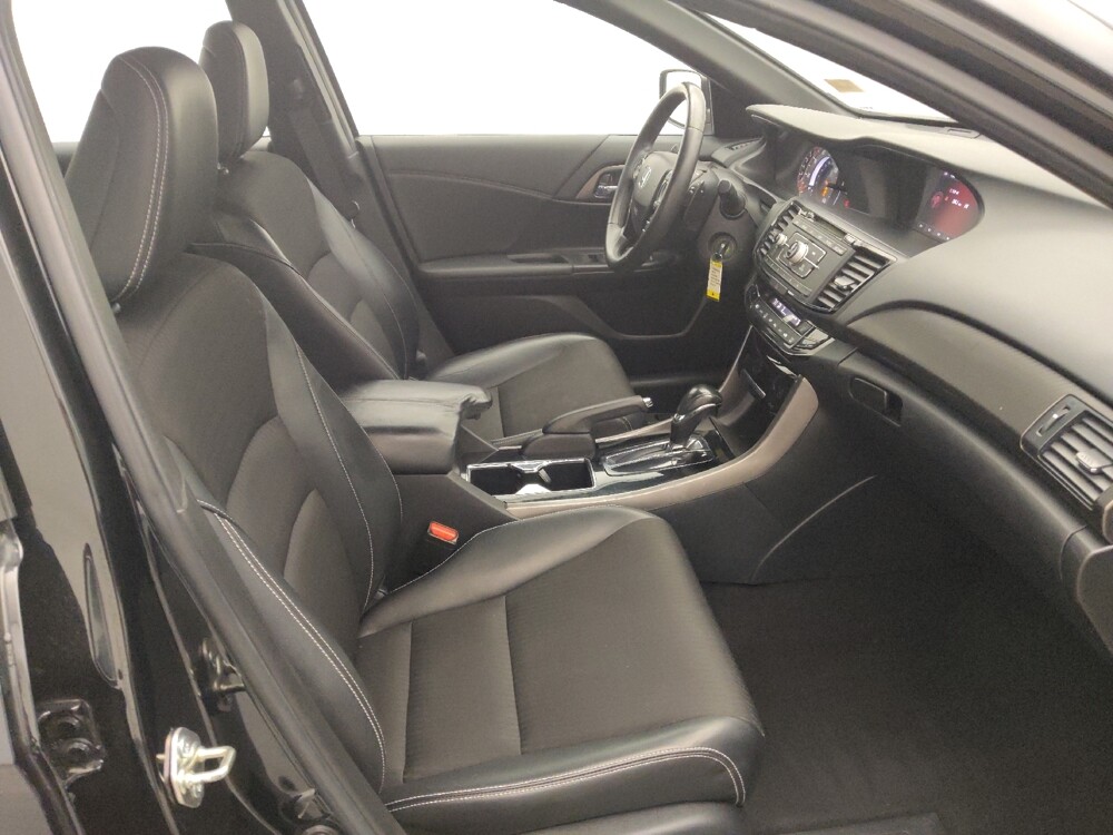 2016 Honda Accord in Houston, TX 77074 - 18084487 21
