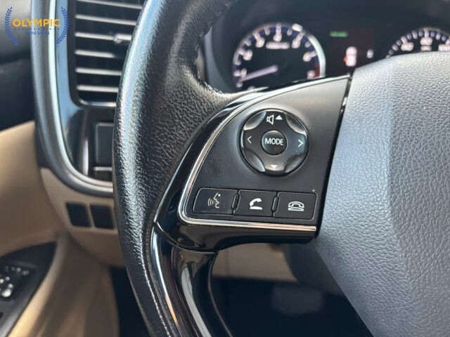 2017 Mitsubishi Outlander in Decatur, GA 30032 - 18084496 22