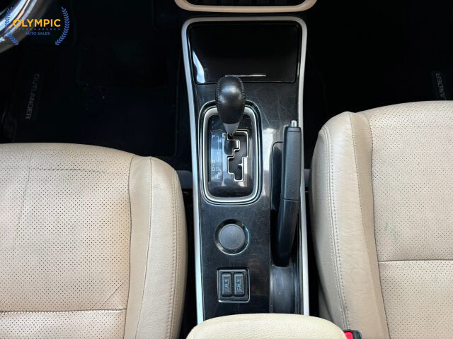 2017 Mitsubishi Outlander in Decatur, GA 30032 - 18084496 31