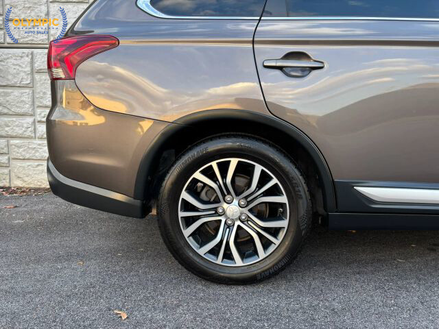 2017 Mitsubishi Outlander in Decatur, GA 30032 - 18084496 12