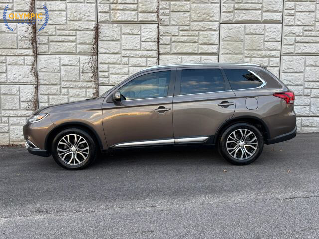 2017 Mitsubishi Outlander in Decatur, GA 30032 - 18084496 7