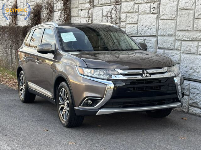 2017 Mitsubishi Outlander in Decatur, GA 30032 - 18084496 3
